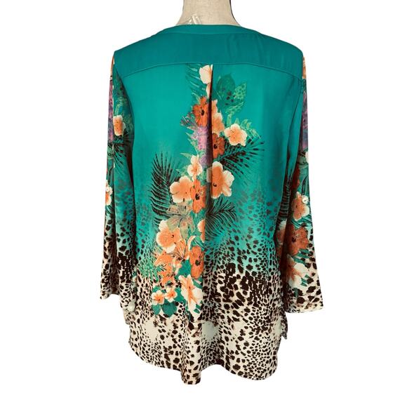 Soft Surroundings Petite Large Top Floral 3/4 Roll-Tab Sleeves V-Neck Semi-Sheer - Picture 4 of 9